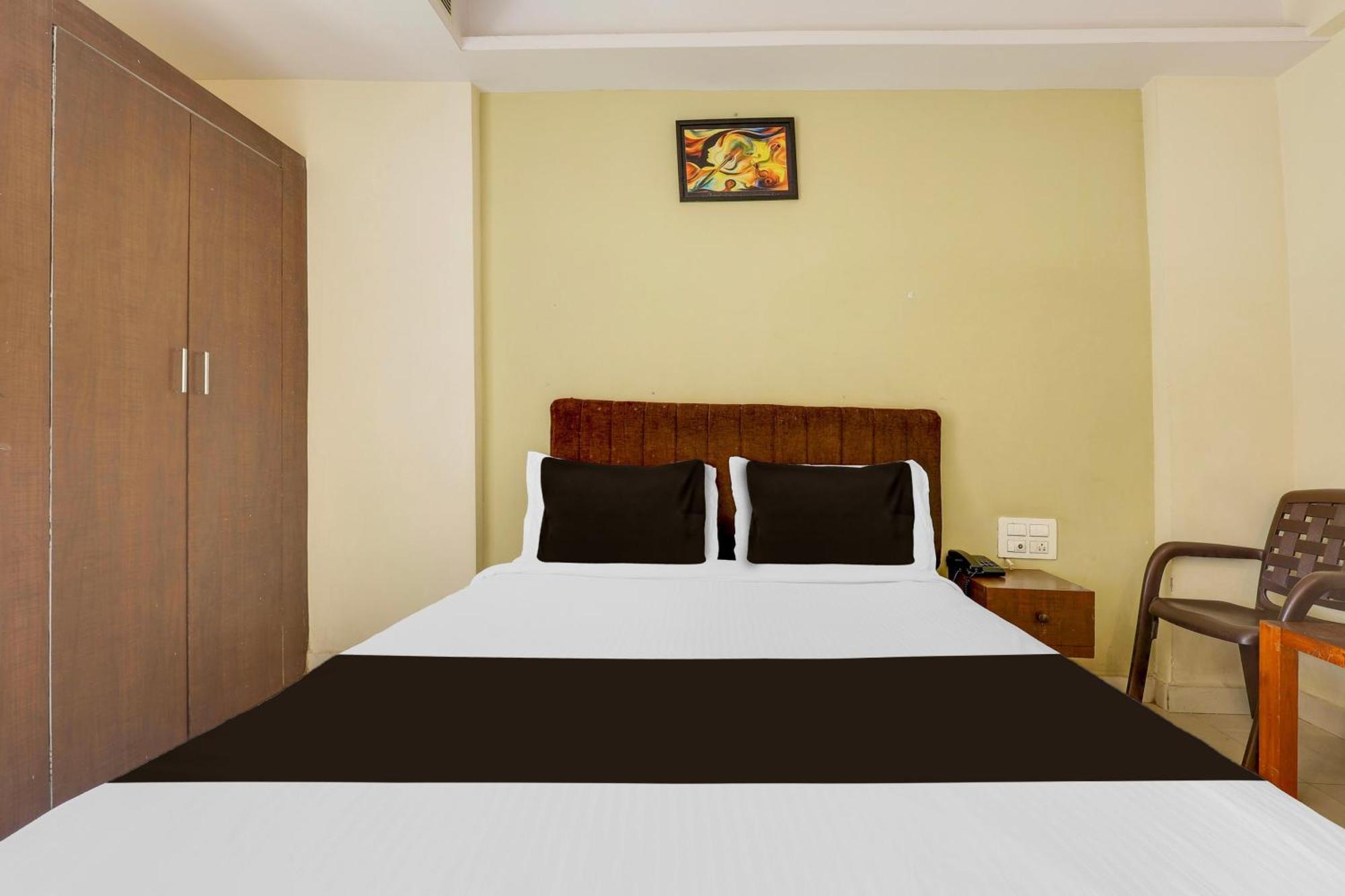 Super Townhouse Dwarka Nagar Near Ramatalkies 호텔 비사카파트남 외부 사진