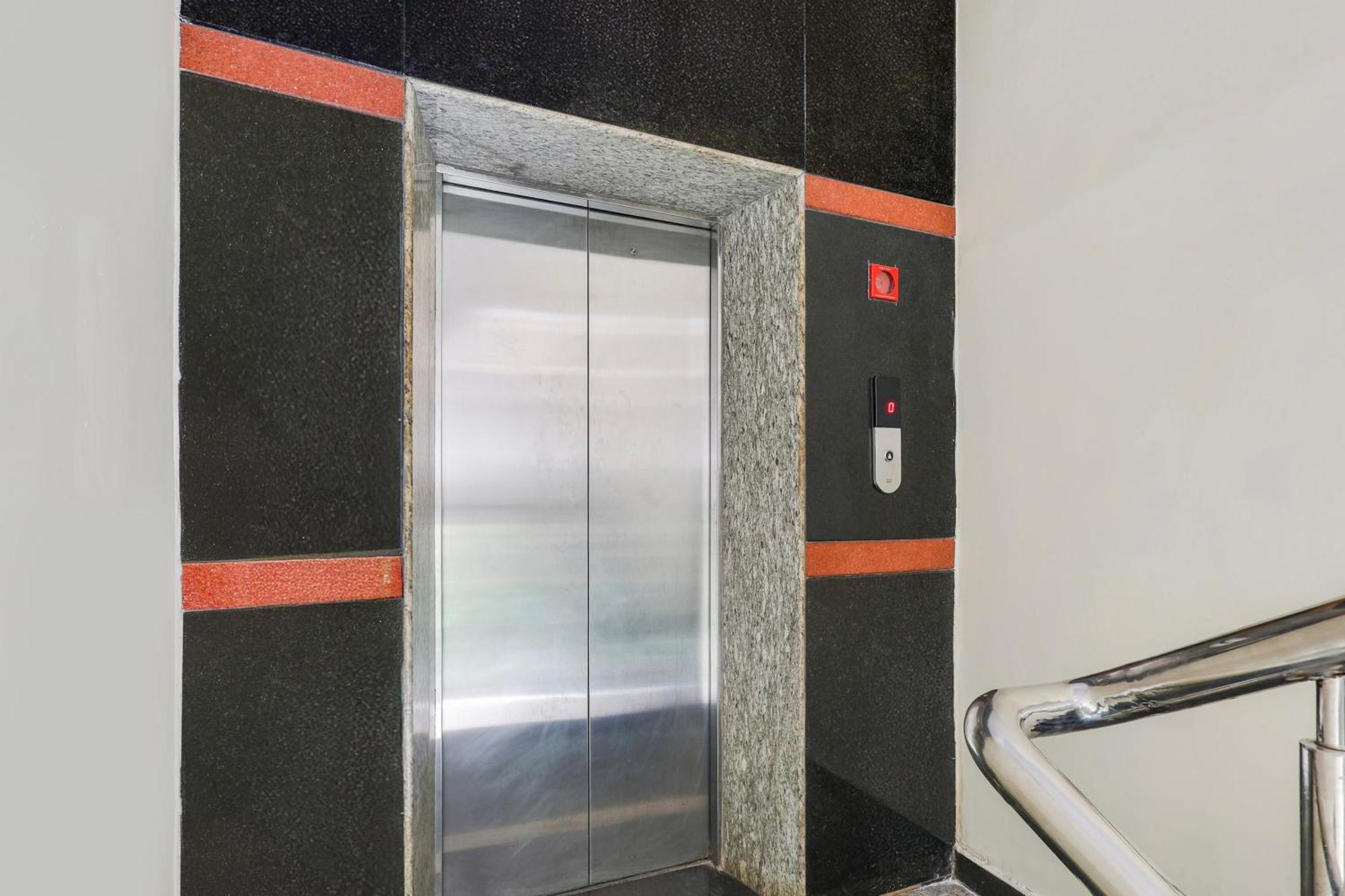 Super Townhouse Dwarka Nagar Near Ramatalkies 호텔 비사카파트남 외부 사진