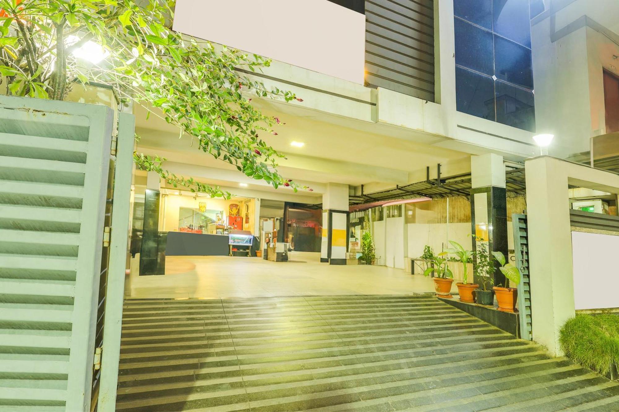 Super Townhouse Dwarka Nagar Near Ramatalkies 호텔 비사카파트남 외부 사진