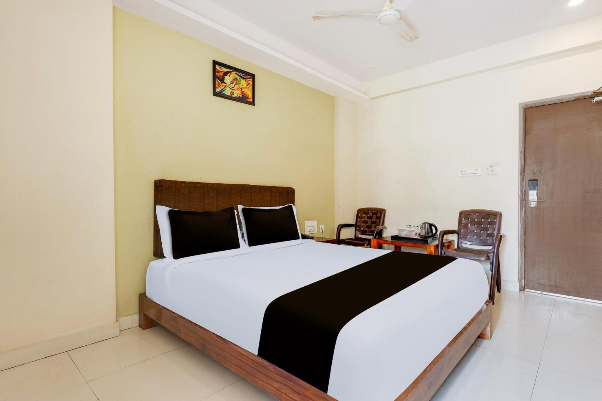 Super Townhouse Dwarka Nagar Near Ramatalkies 호텔 비사카파트남 외부 사진