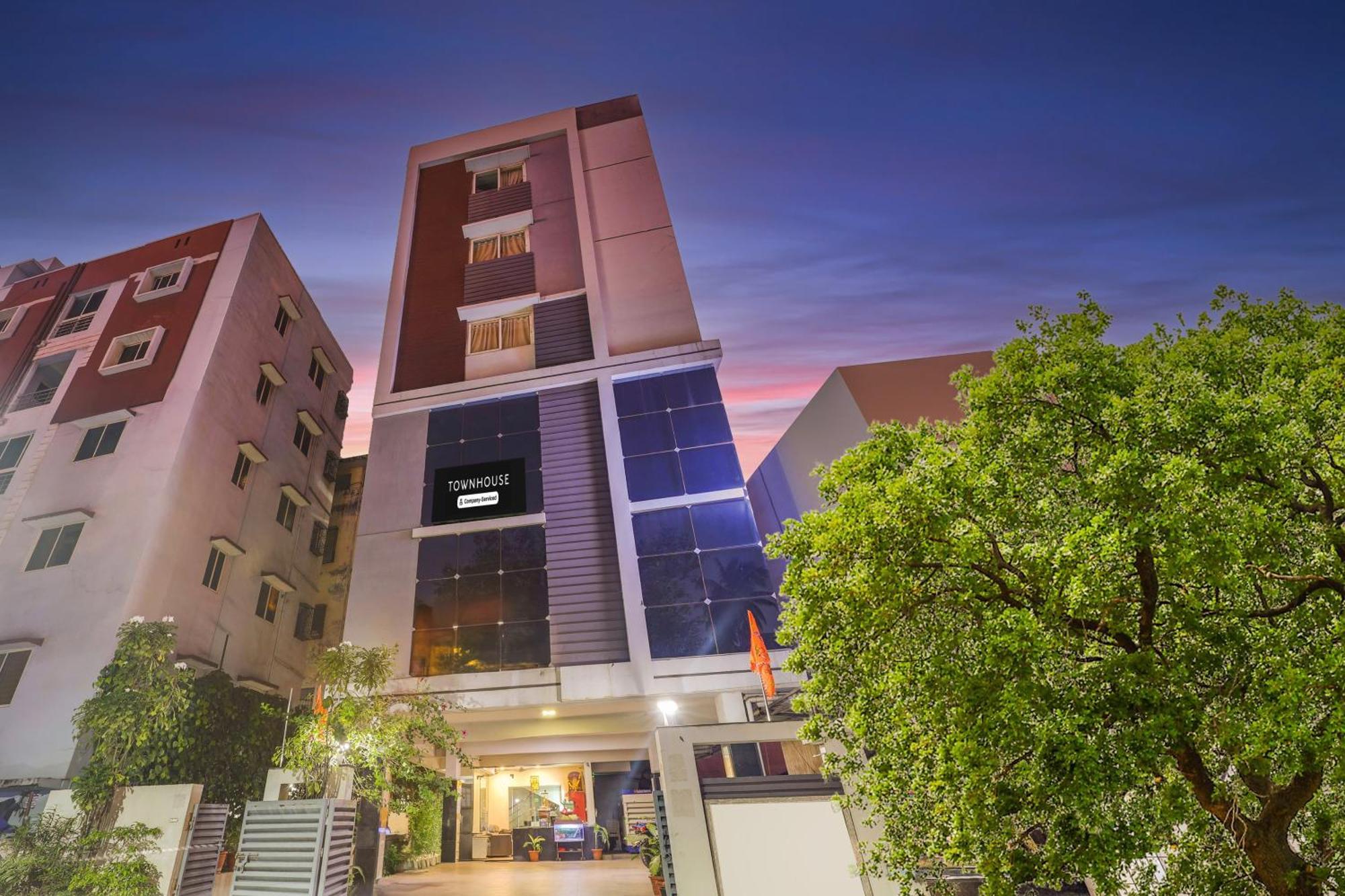 Super Townhouse Dwarka Nagar Near Ramatalkies 호텔 비사카파트남 외부 사진