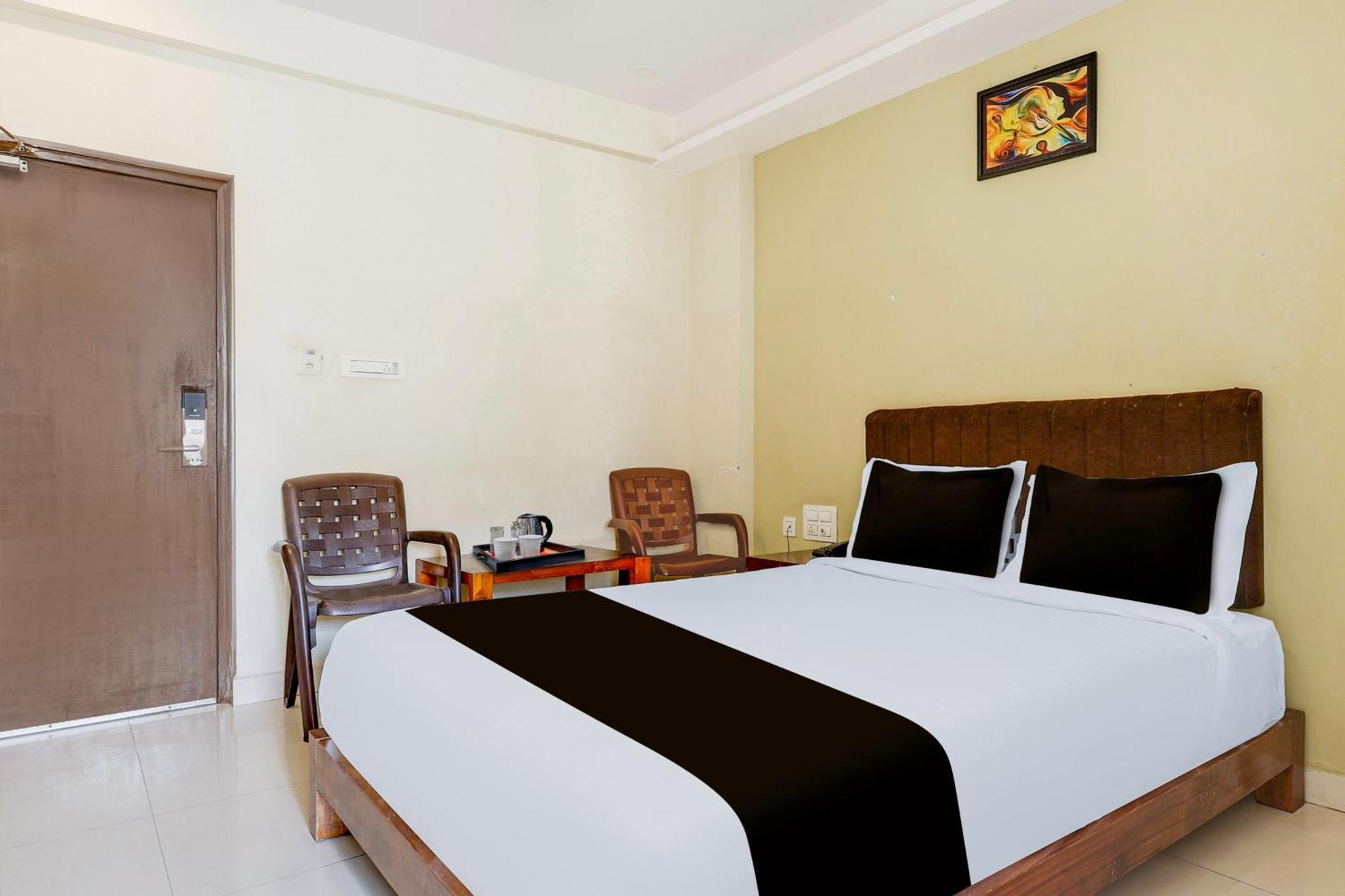 Super Townhouse Dwarka Nagar Near Ramatalkies 호텔 비사카파트남 외부 사진