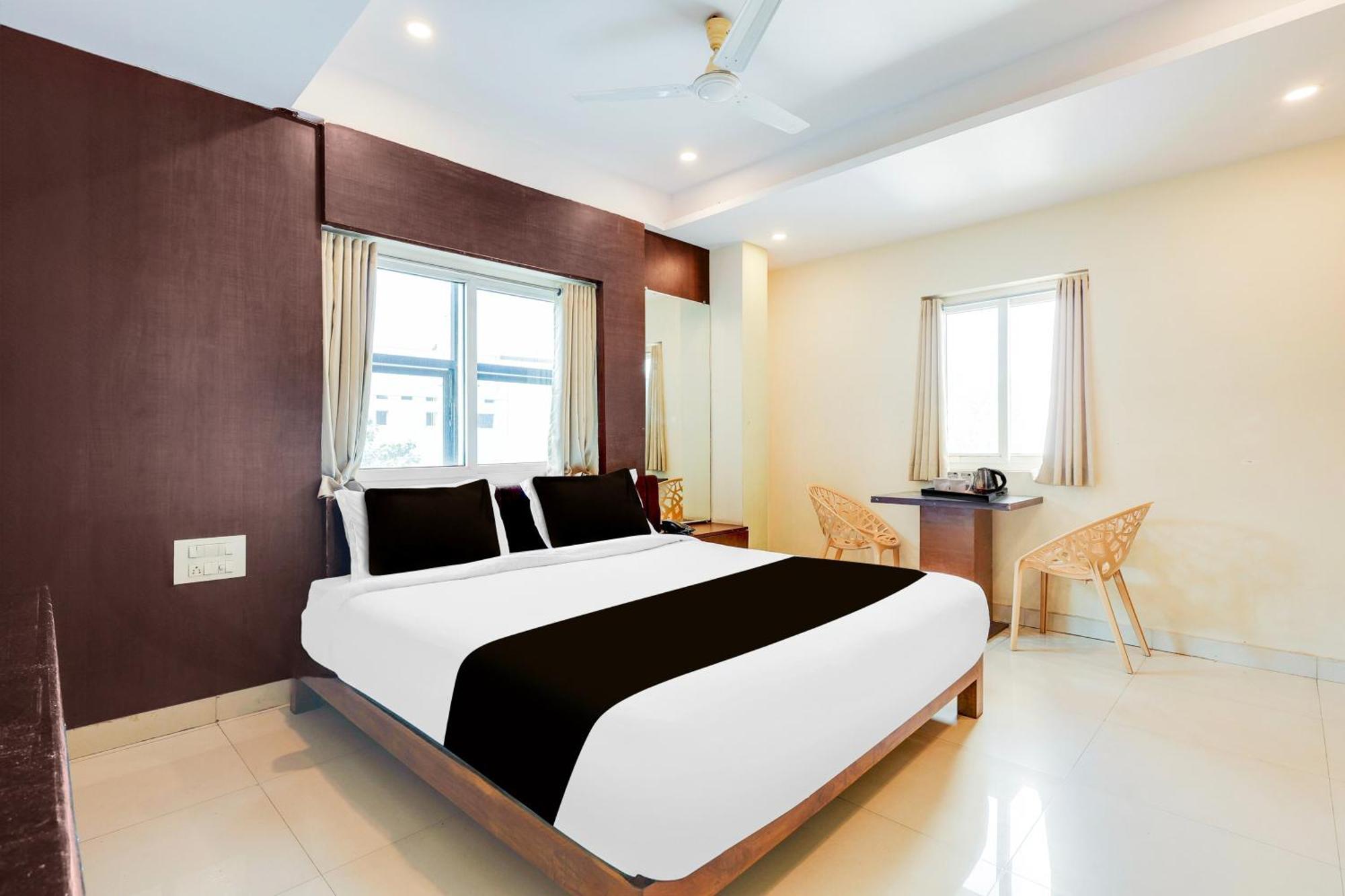 Super Townhouse Dwarka Nagar Near Ramatalkies 호텔 비사카파트남 외부 사진