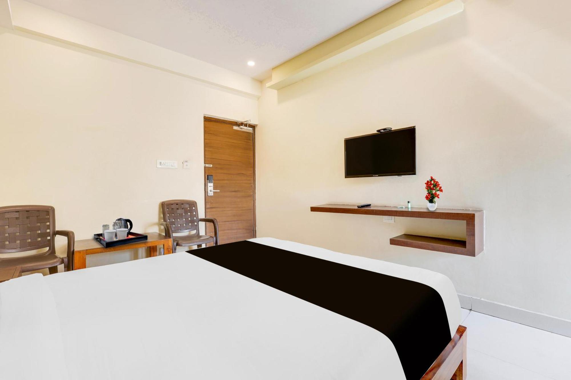 Super Townhouse Dwarka Nagar Near Ramatalkies 호텔 비사카파트남 외부 사진