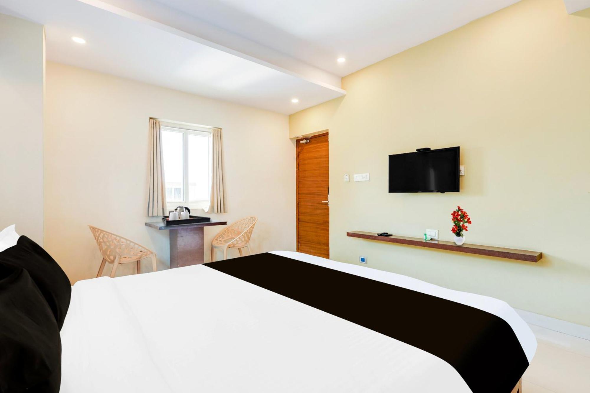 Super Townhouse Dwarka Nagar Near Ramatalkies 호텔 비사카파트남 외부 사진
