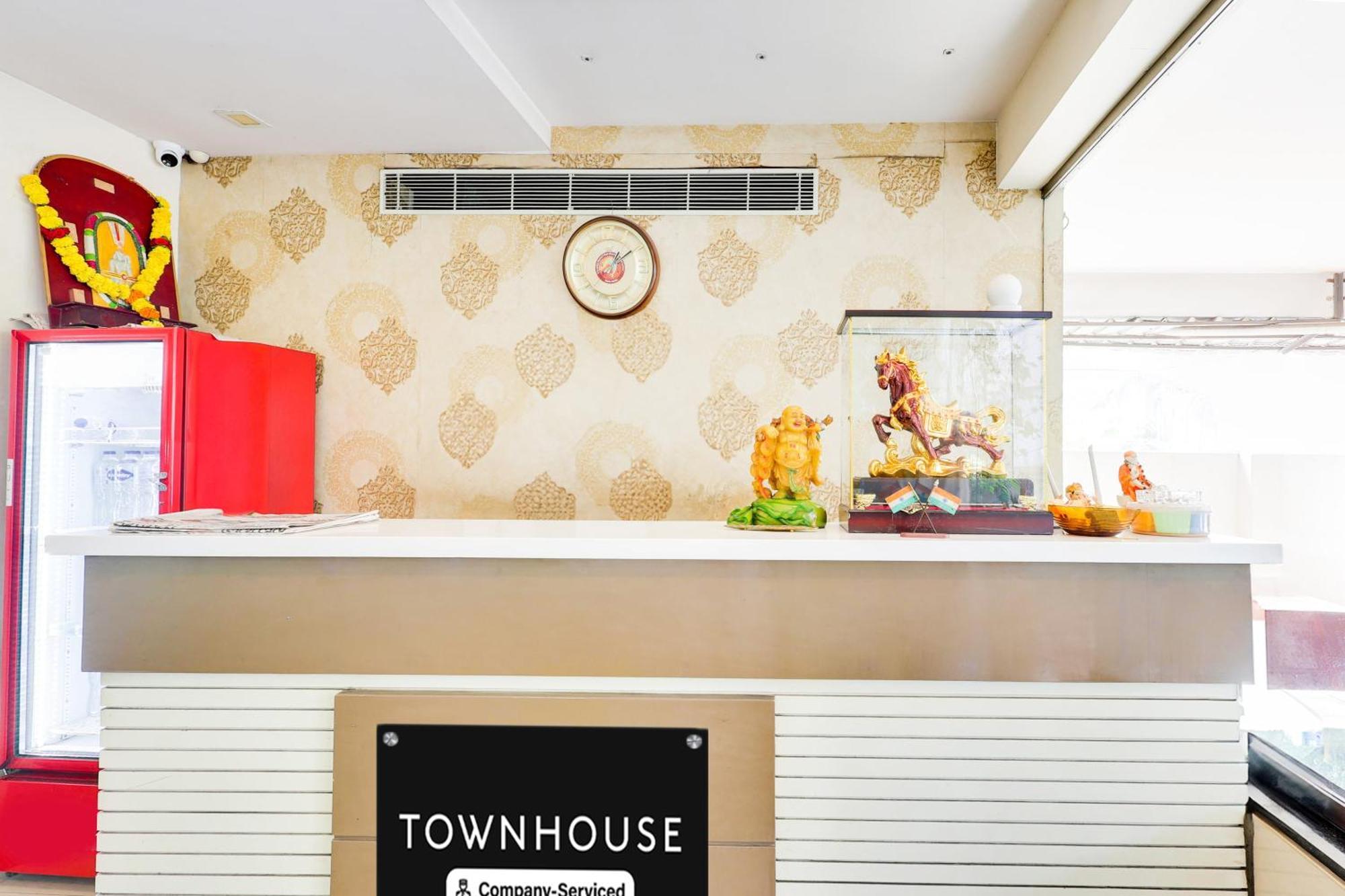 Super Townhouse Dwarka Nagar Near Ramatalkies 호텔 비사카파트남 외부 사진