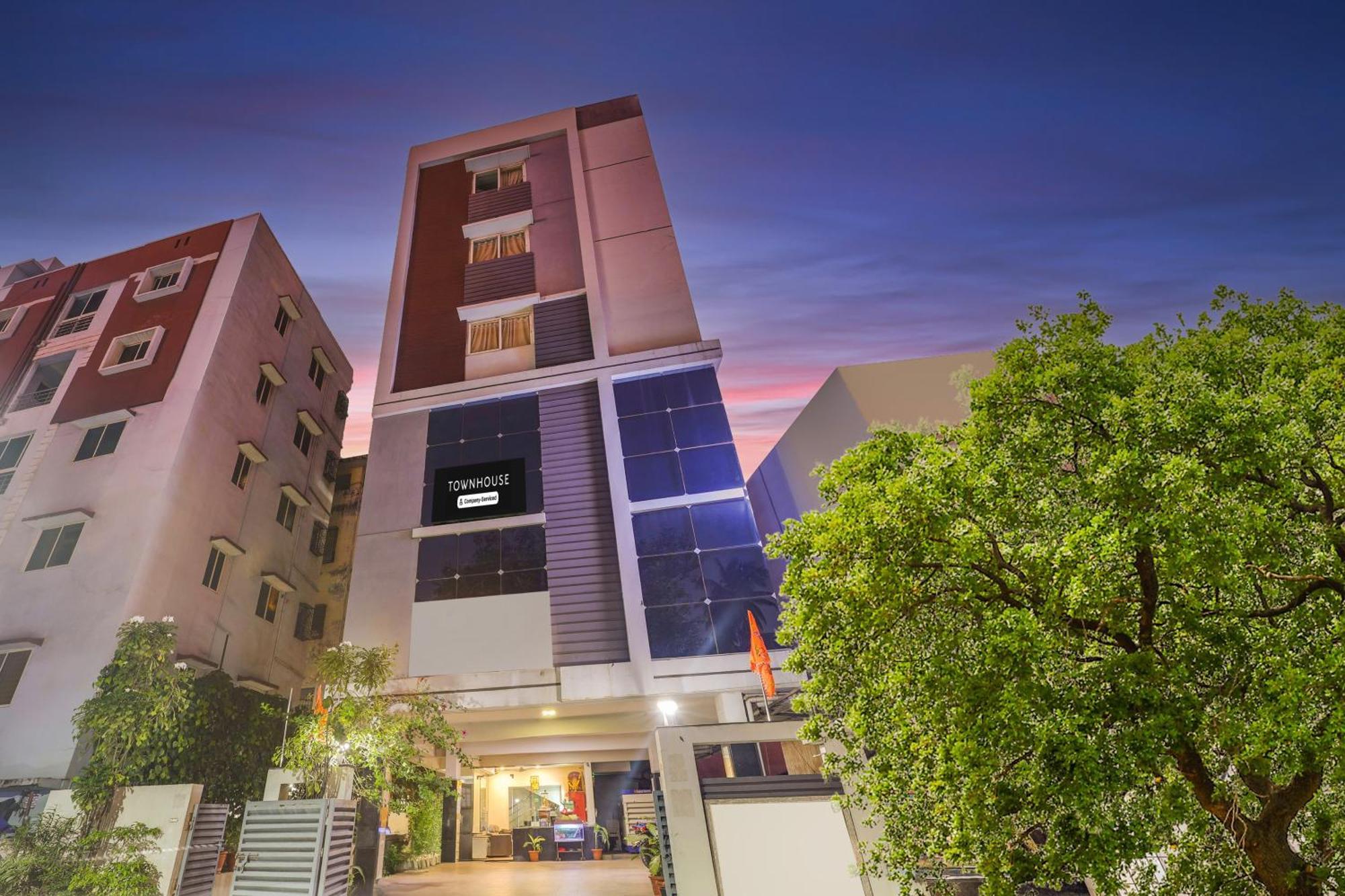 Super Townhouse Dwarka Nagar Near Ramatalkies 호텔 비사카파트남 외부 사진