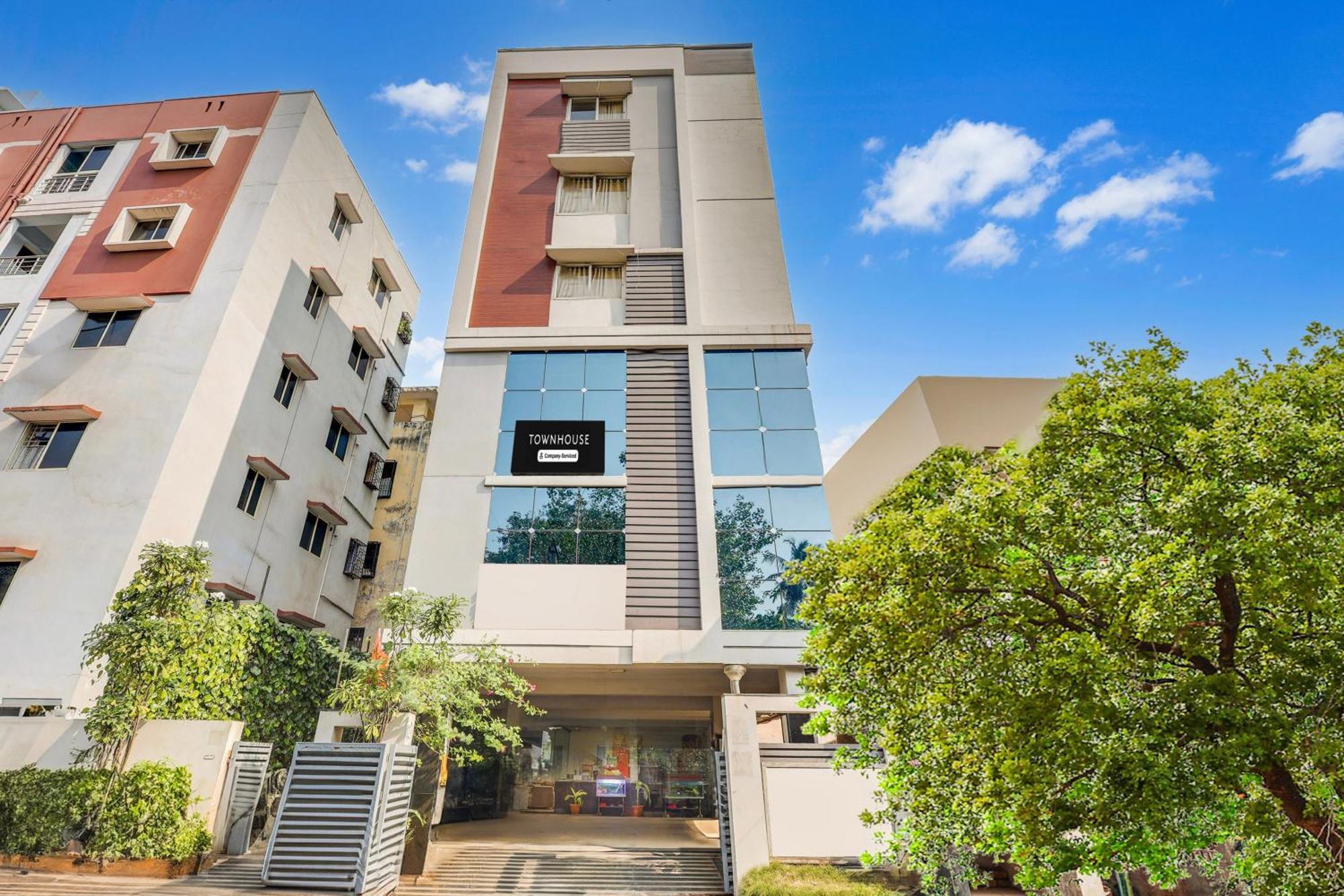 Super Townhouse Dwarka Nagar Near Ramatalkies 호텔 비사카파트남 외부 사진